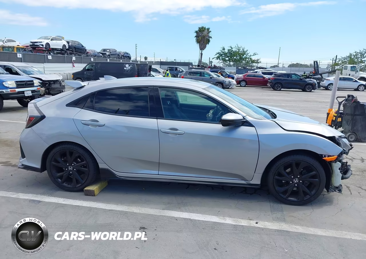 2018 Honda Civic Sport VIN:SHHFK7H46JU210396 - 14