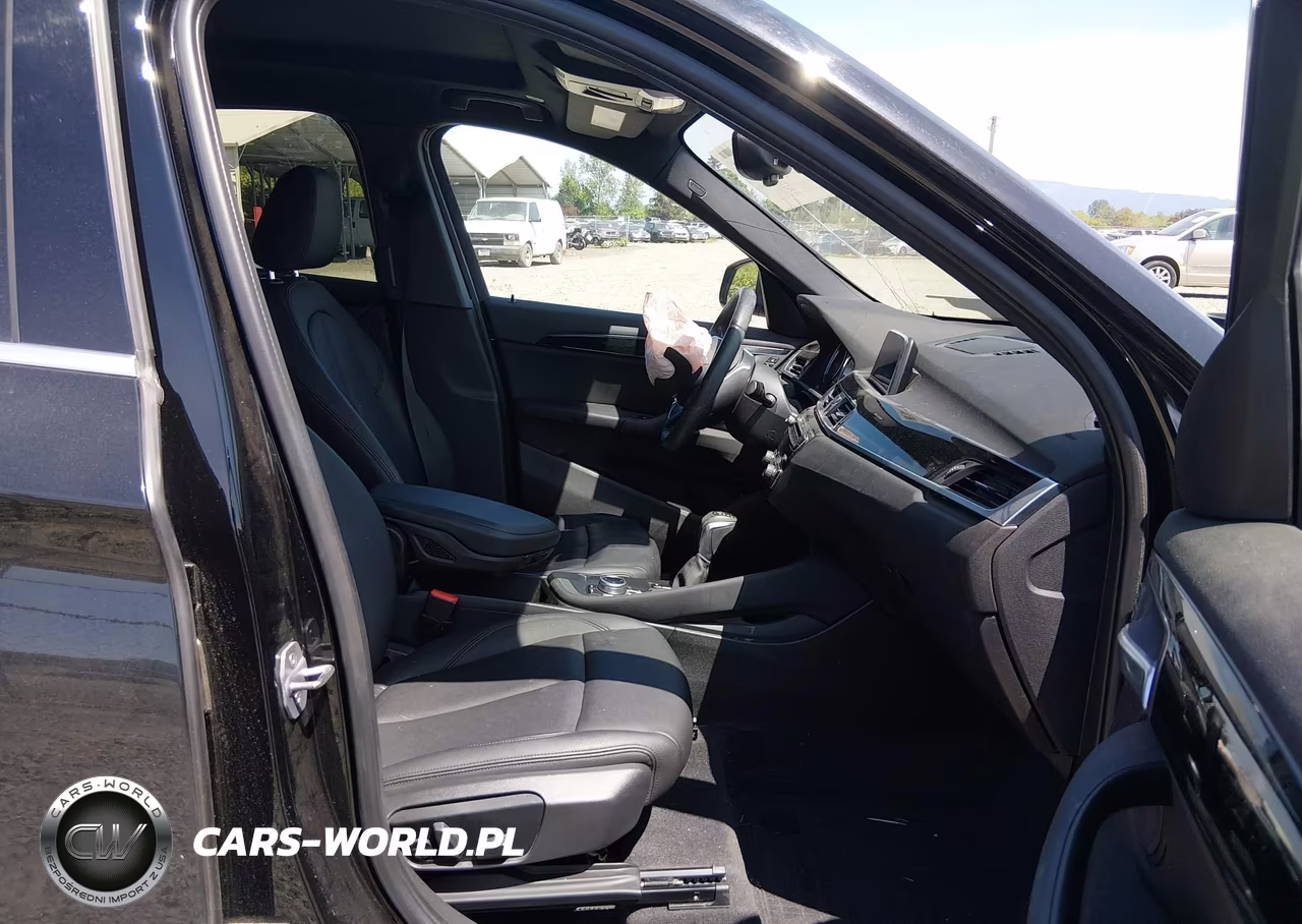 2019 BMW X1 xDrive28I VIN:WBXHT3C55K5L89410 - 5