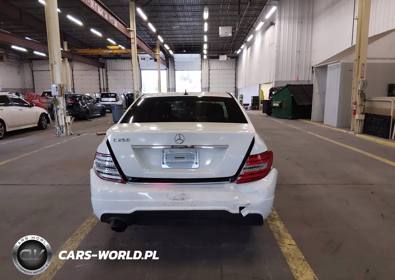 2014 Mercedes-Benz C 250 Sport VIN:WDDGF4HB7EG241066 - 16
