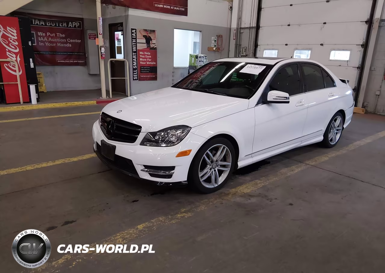 2014 Mercedes-Benz C 250 Sport VIN:WDDGF4HB7EG241066 - 2