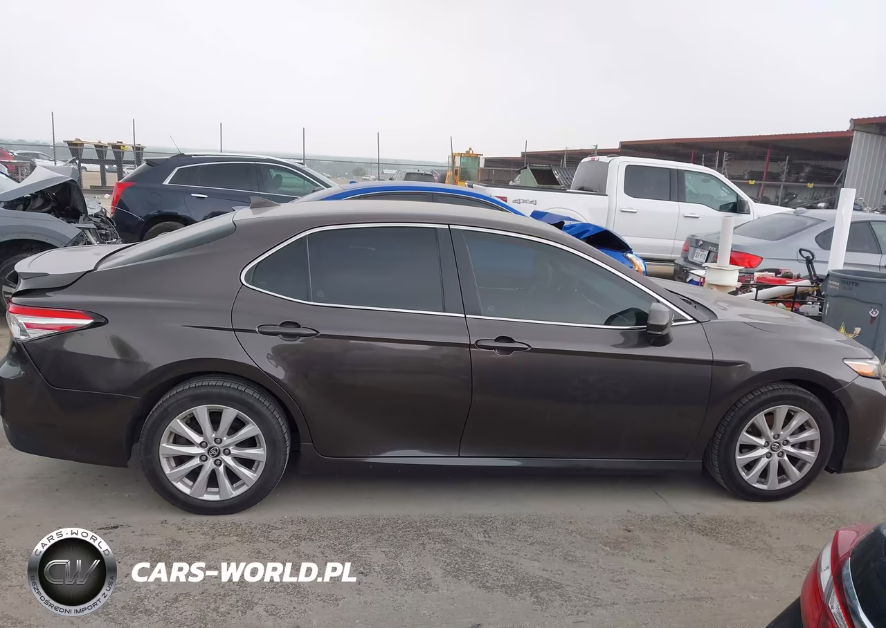 2019 Toyota Camry Le VIN:4T1B11HK0KU183327 - 13