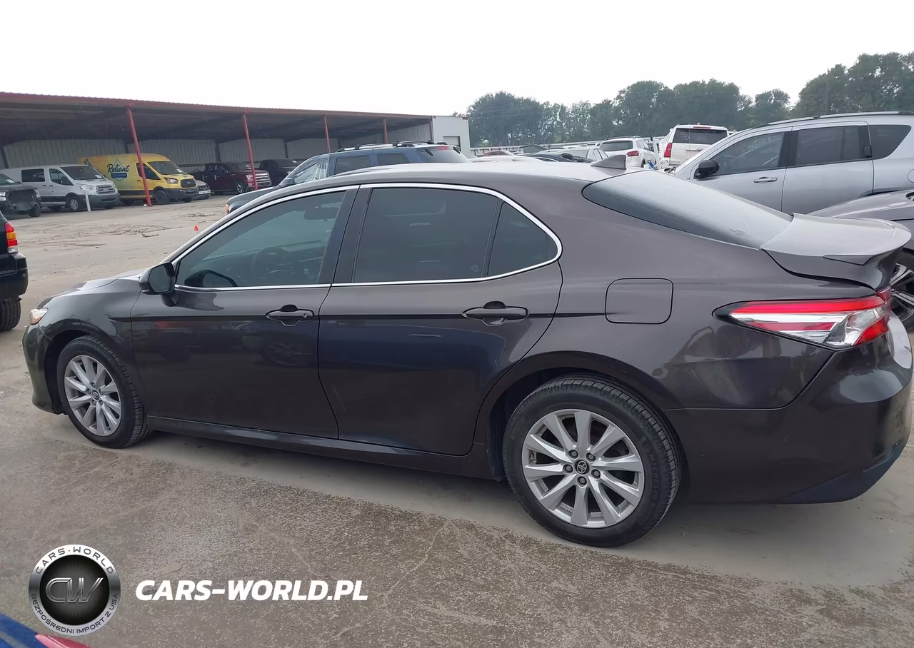 2019 Toyota Camry Le VIN:4T1B11HK0KU183327 - 14