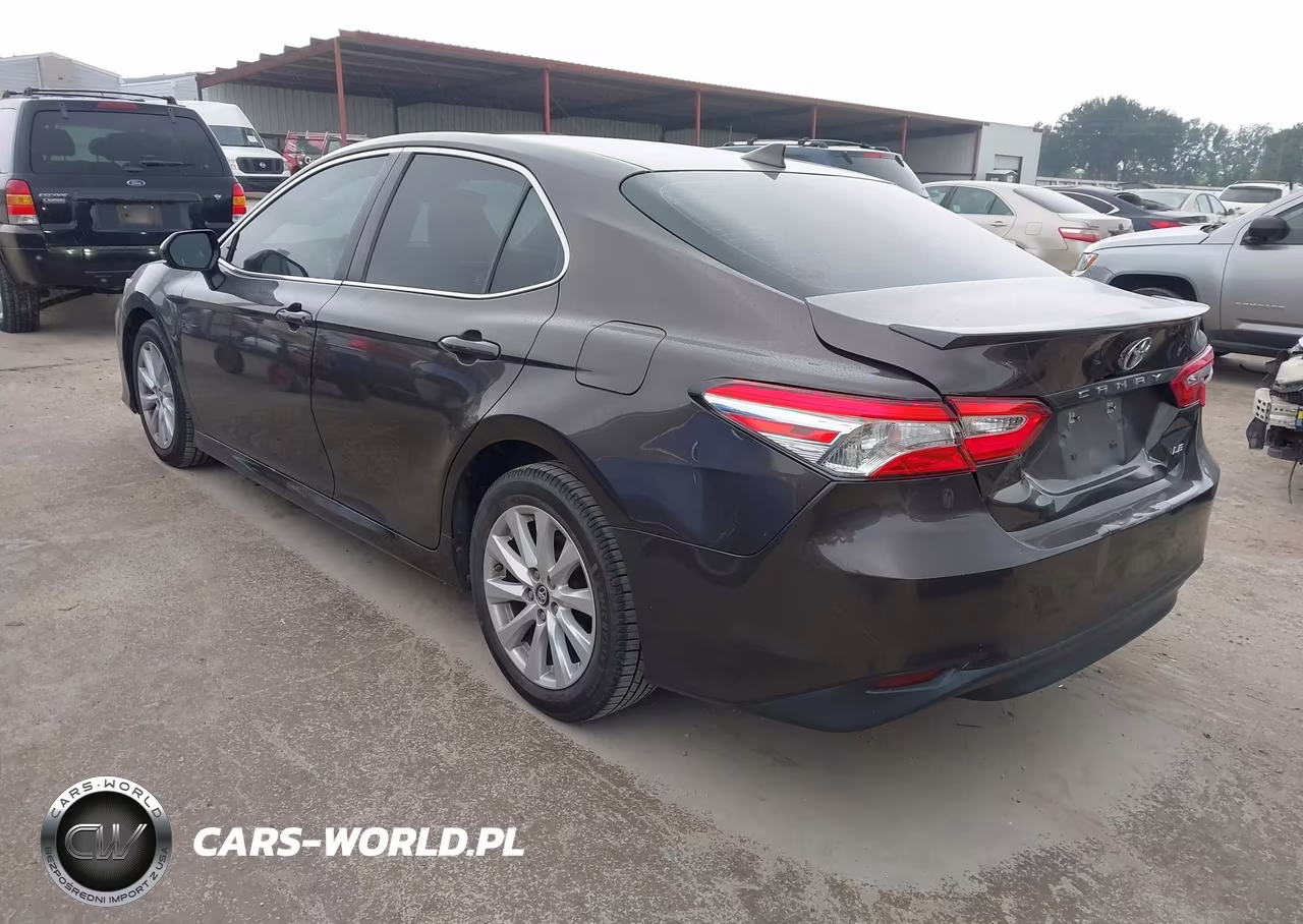 2019 Toyota Camry Le VIN:4T1B11HK0KU183327 - 3