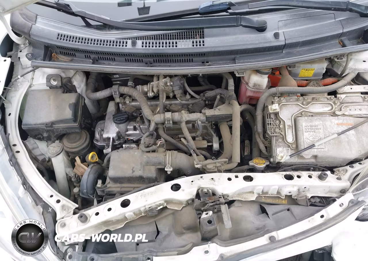 2015 Toyota Prius C Two VIN:JTDKDTB30F1577166 - 10