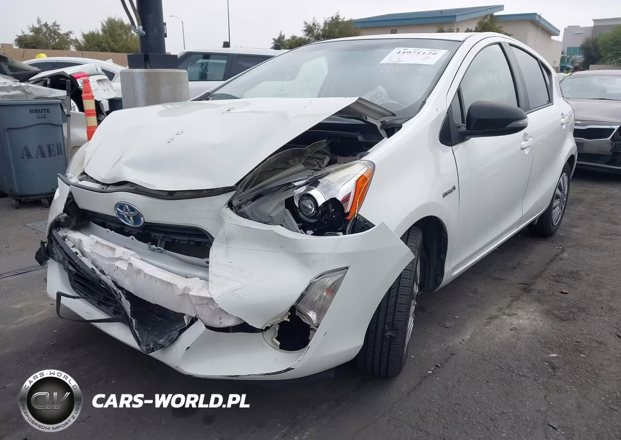 2015 Toyota Prius C Two VIN:JTDKDTB30F1577166 - 2
