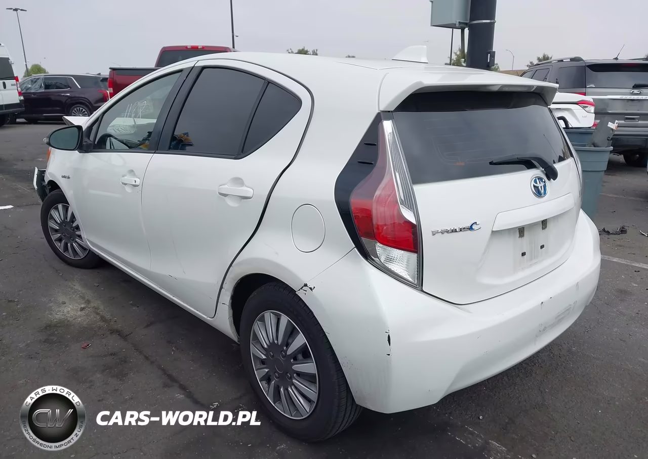 2015 Toyota Prius C Two VIN:JTDKDTB30F1577166 - 3