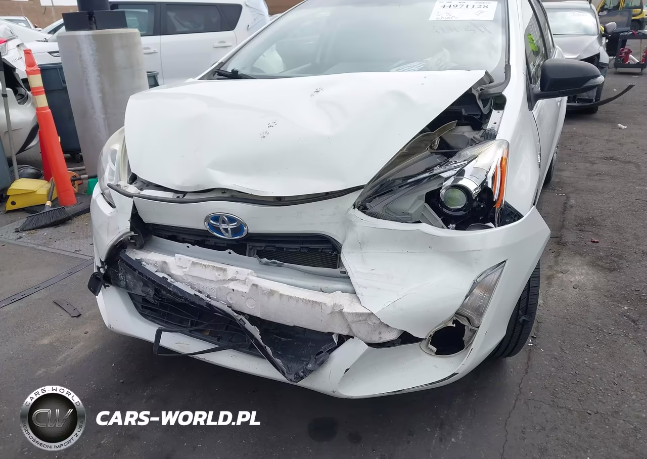 2015 Toyota Prius C Two VIN:JTDKDTB30F1577166 - 6