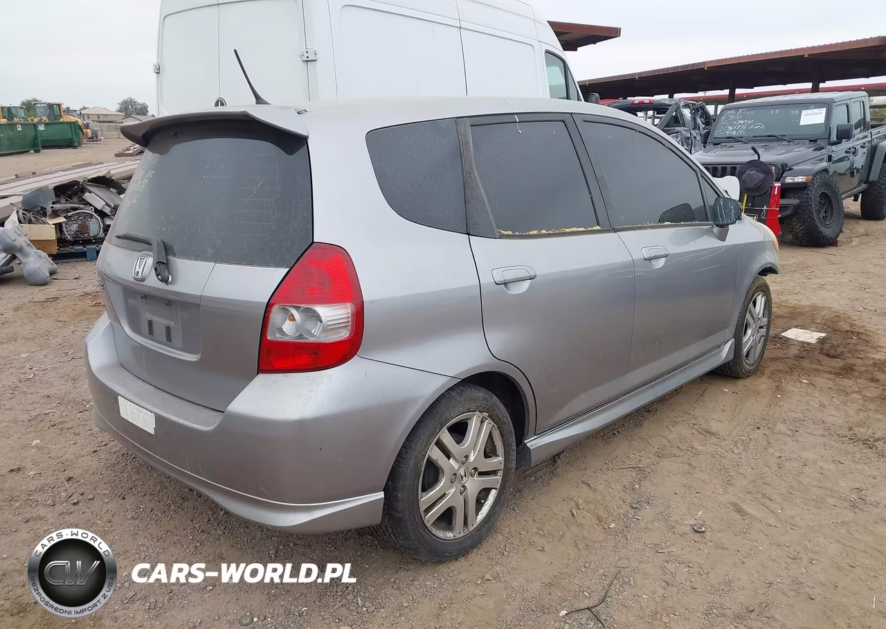 2008 Honda Fit Sport VIN:JHMGD38658S064174 - 4