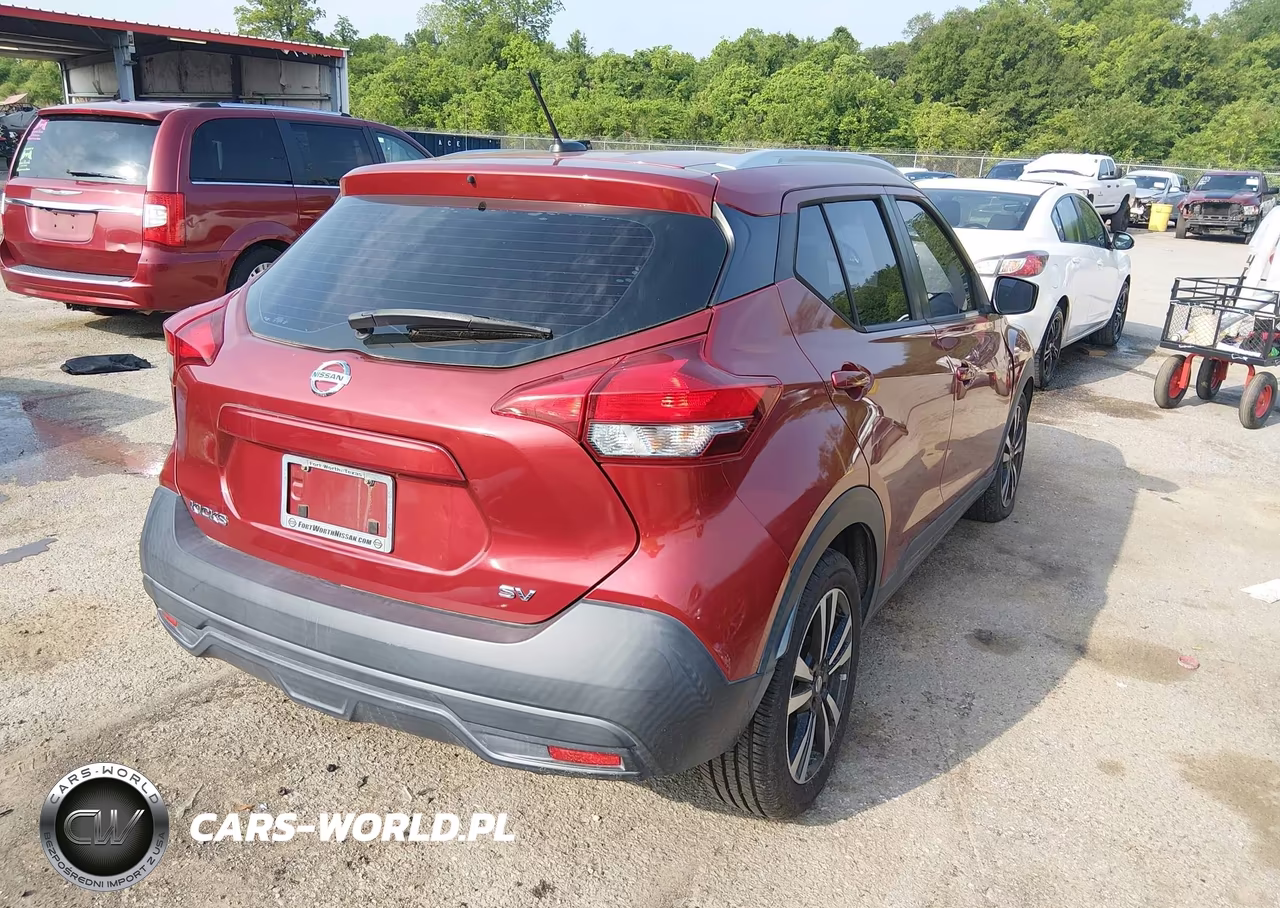2019 Nissan Kicks Sv VIN:3N1CP5CU0KL551686 - 4