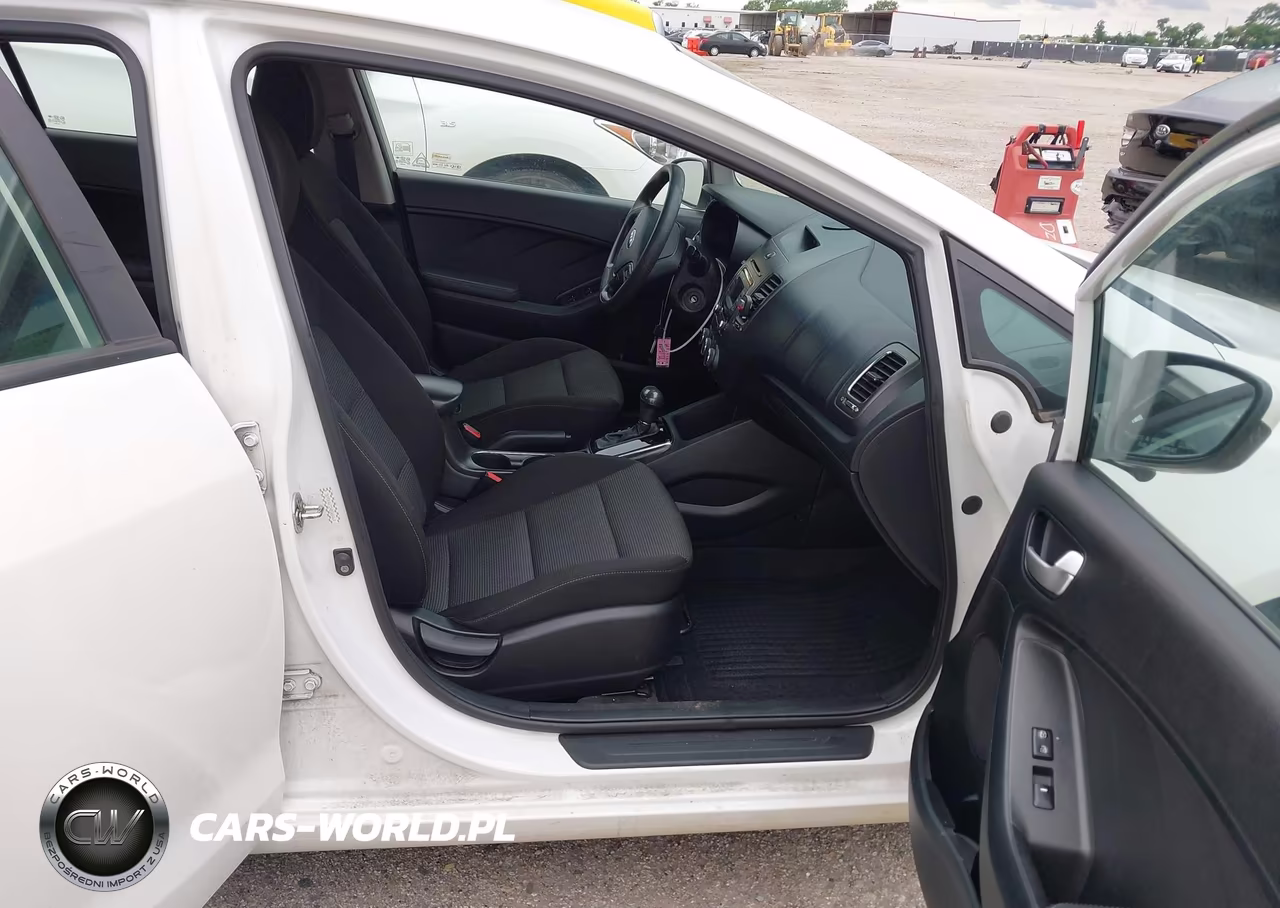 2017 Kia Forte Lx VIN:3KPFK4A72HE068469 - 5