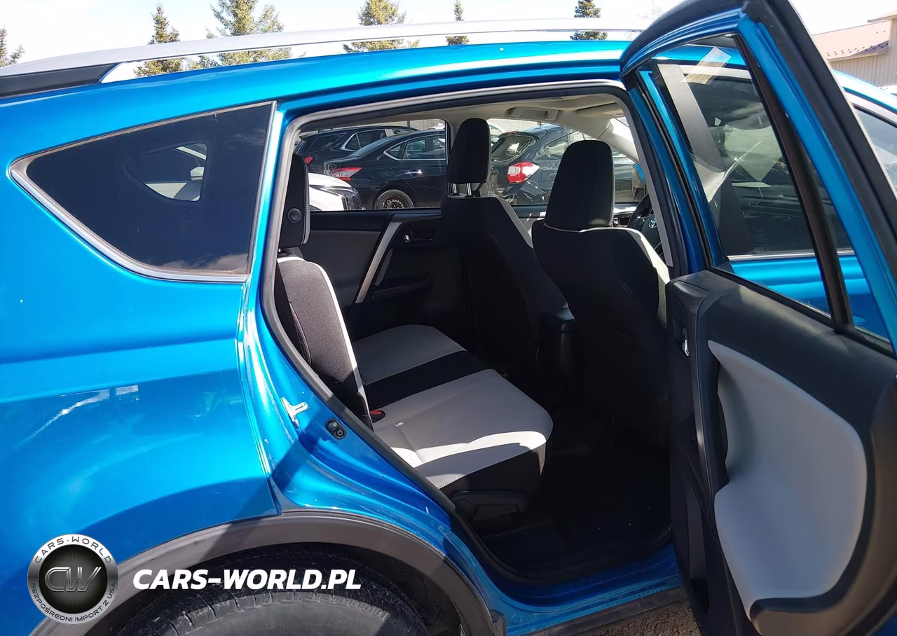 2018 Toyota Rav4 Xle VIN:JTMRFREV1JJ745771 - 8