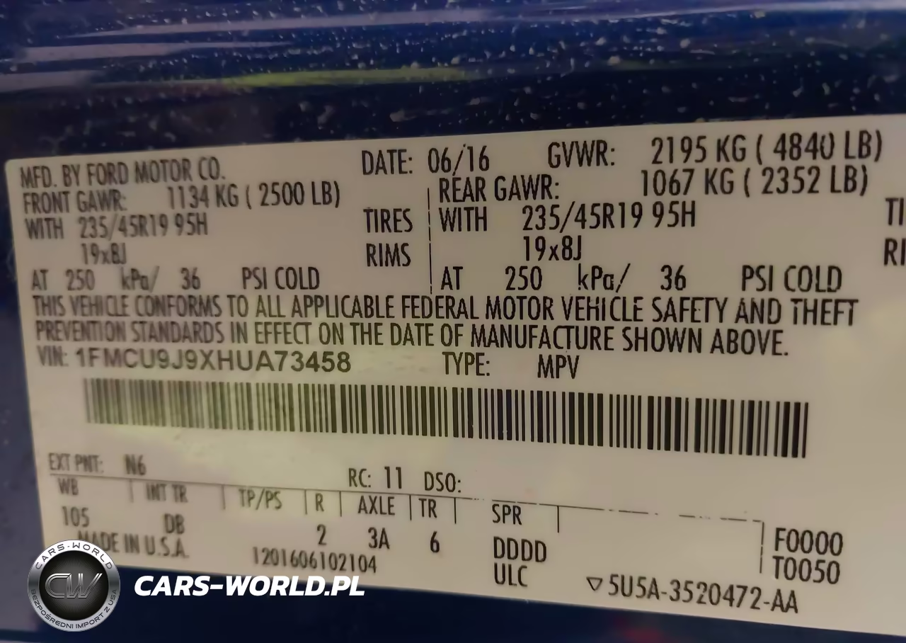 2017 Ford Escape Titanium VIN:1FMCU9J9XHUA73458 - 9