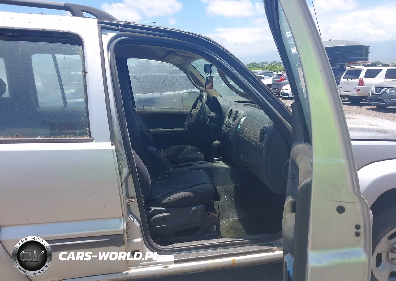 2003 Jeep Liberty Sport VIN:1J4GL48K73W627034 - 5