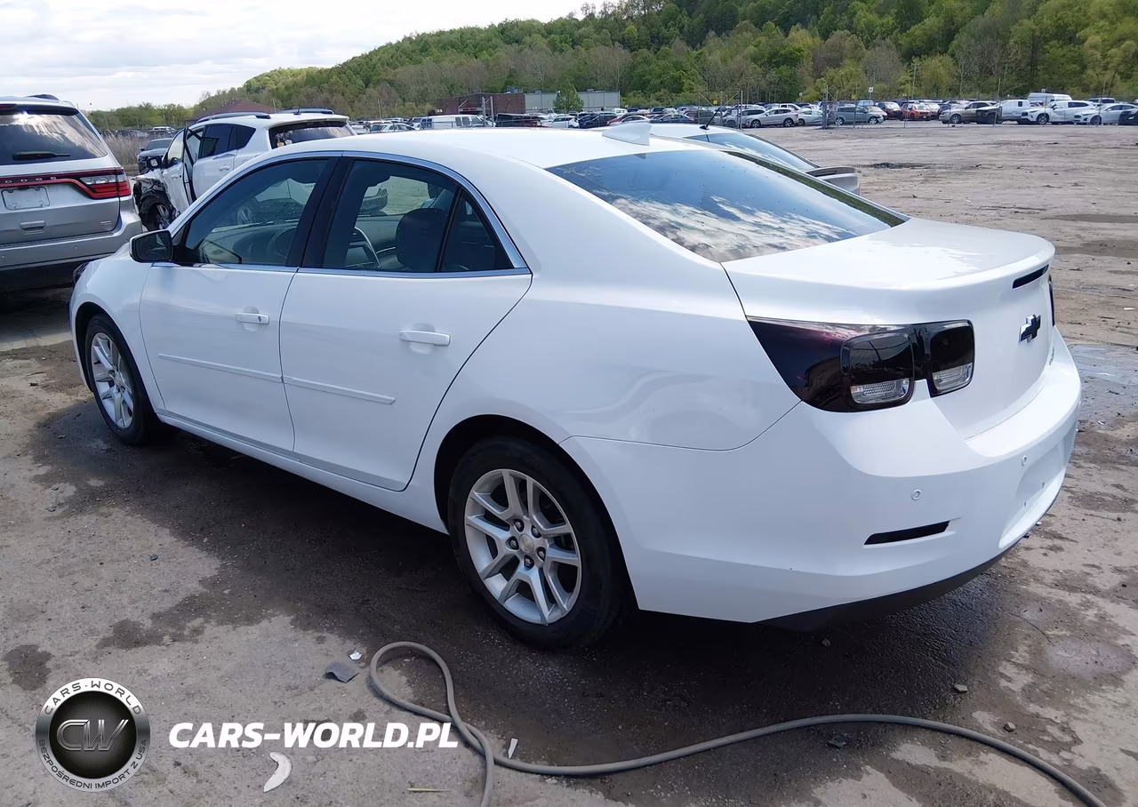 2015 Chevrolet Malibu 1Lt VIN:1G11C5SL0FU150636 - 3