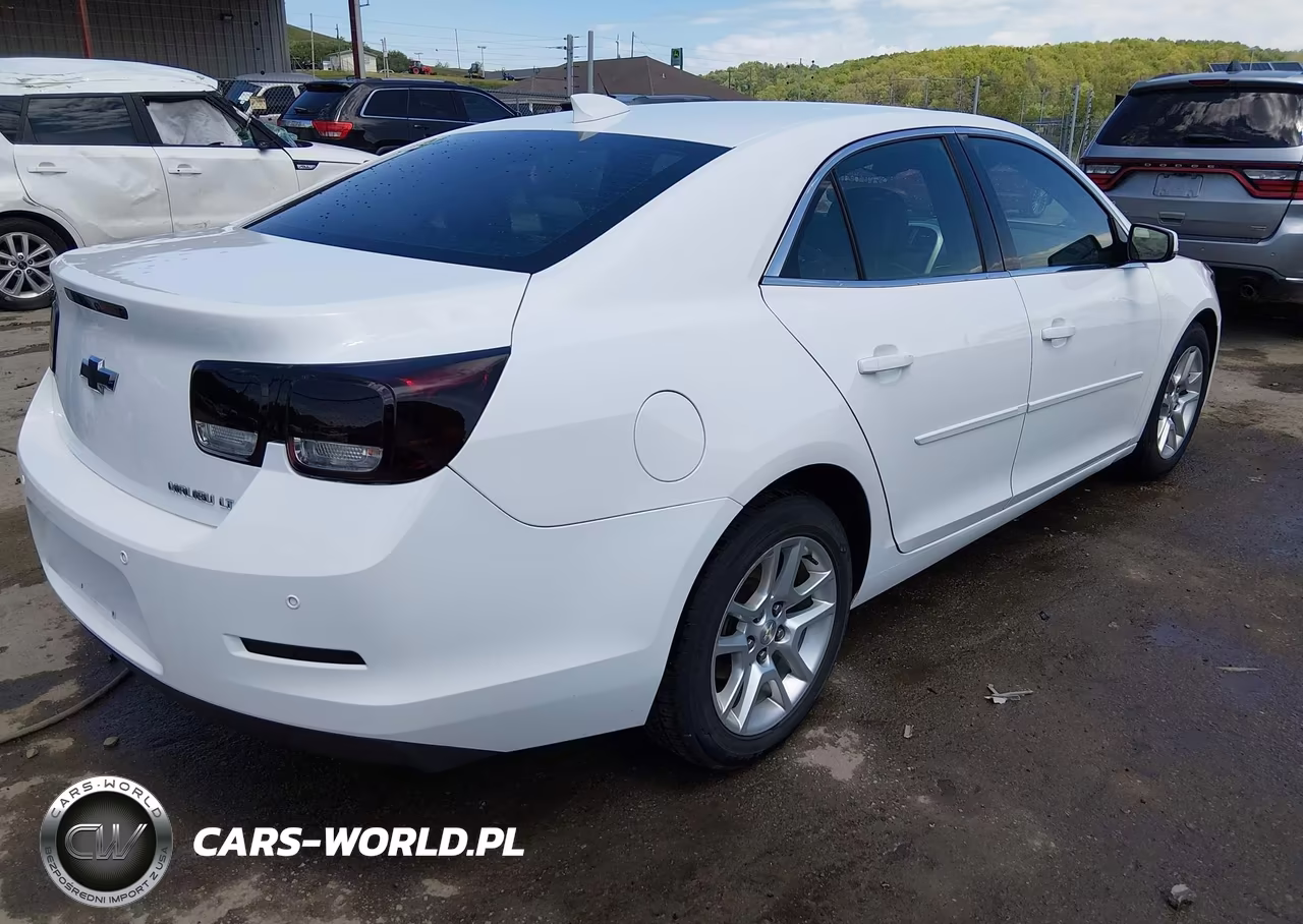 2015 Chevrolet Malibu 1Lt VIN:1G11C5SL0FU150636 - 4