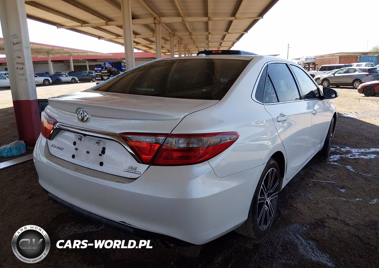 2016 Toyota Camry Se VIN:4T1BF1FK2GU163849 - 4
