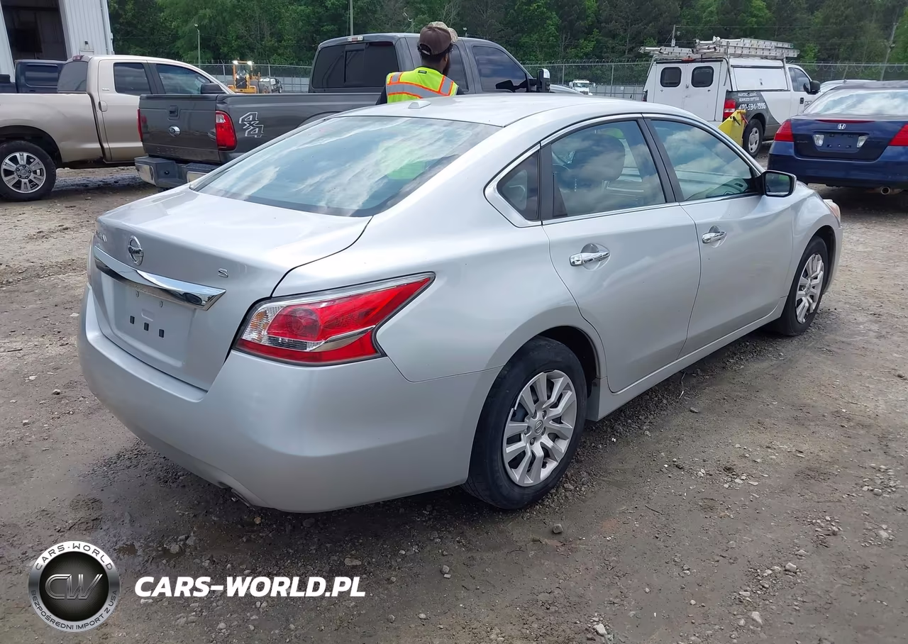 2015 Nissan Altima VIN:1N4AL3AP1FN322687 - 4