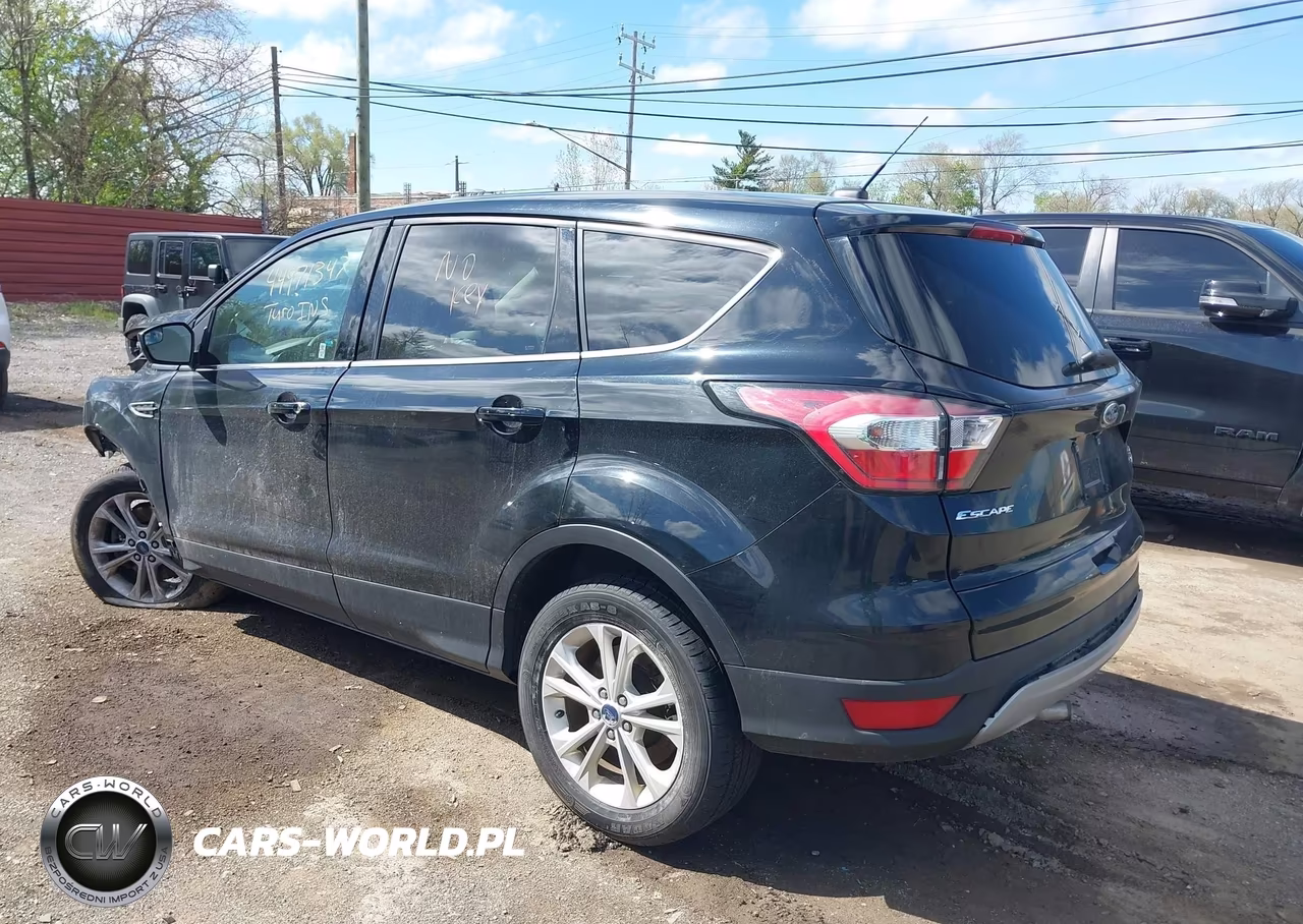 2017 Ford Escape Se VIN:1FMCU9GD5HUE44781 - 3