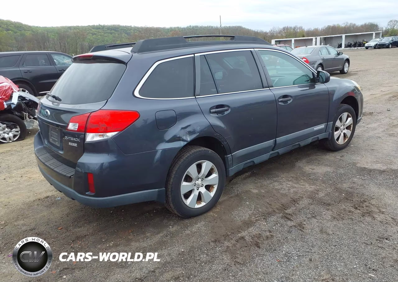 2011 Subaru Outback 2.5I Premium VIN:4S4BRBCC9B3370294 - 4