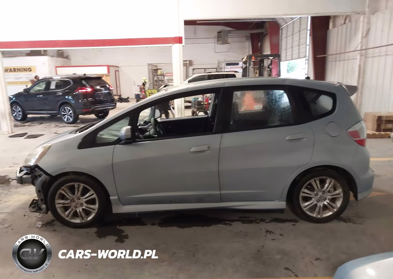 2010 Honda Fit Sport VIN:JHMGE8H43AC036835 - 15