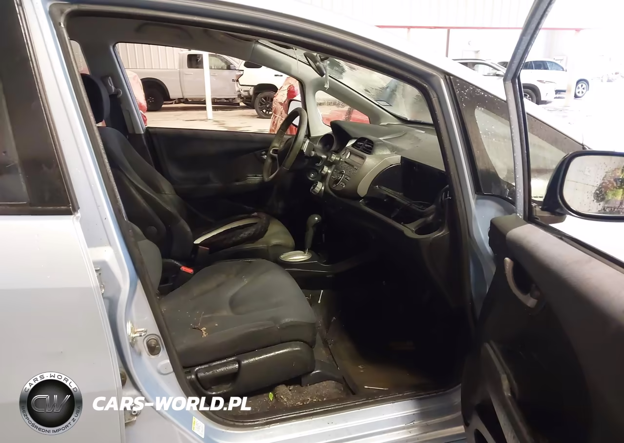2010 Honda Fit Sport VIN:JHMGE8H43AC036835 - 5