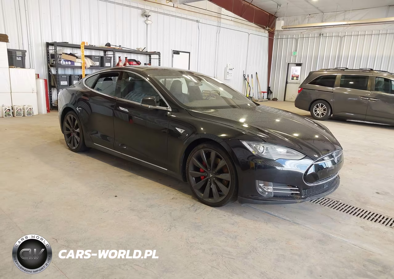 2015 Tesla Model S 85D-P85D