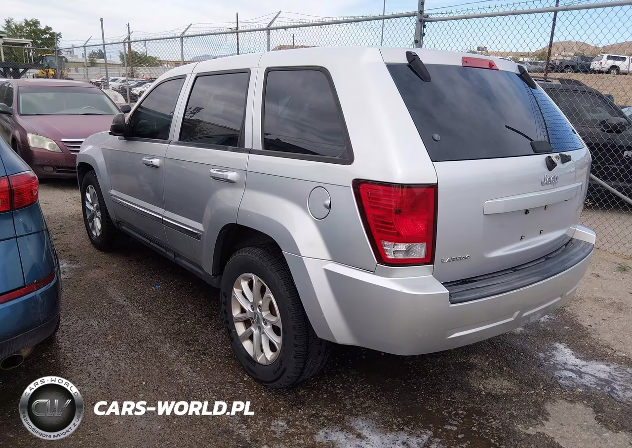 2010 Jeep Grand Cherokee Laredo VIN:1J4PS4GK2AC146322 - 3