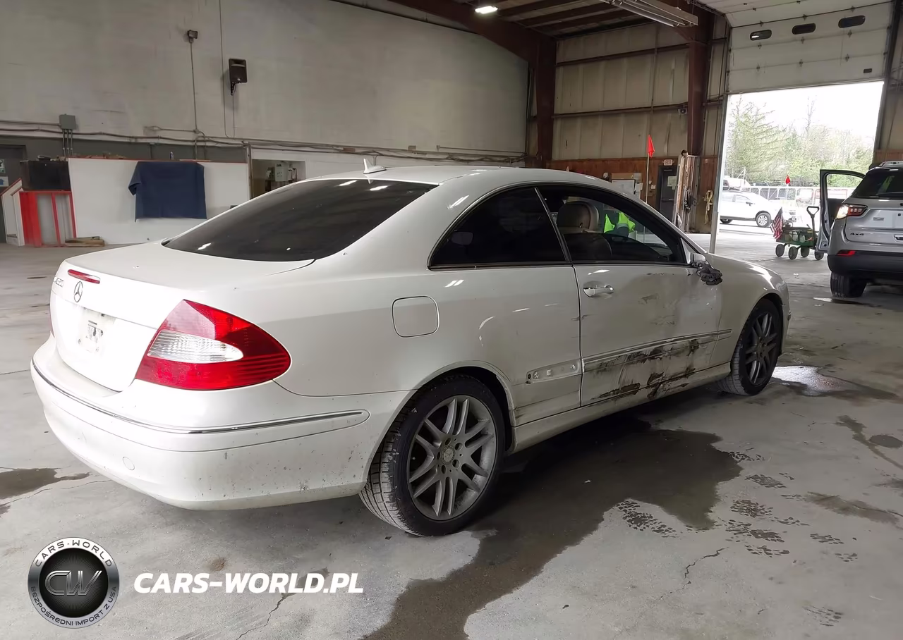 2009 Mercedes-Benz Clk 350 VIN:WDBTJ56H19F264244 - 4