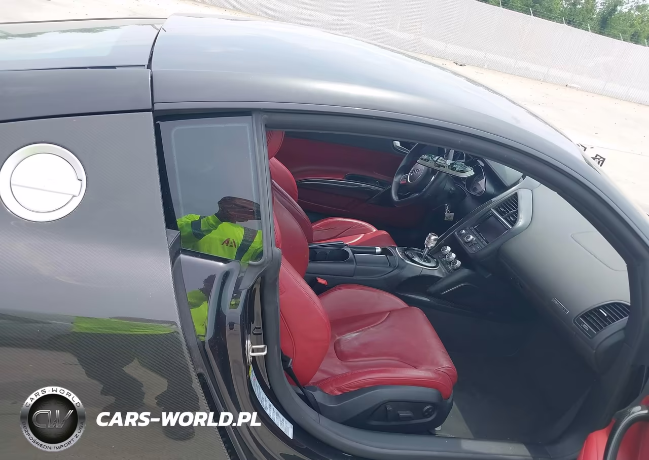 2015 Audi R8 4.2 VIN:WUAAUAFG5F7000923 - 5
