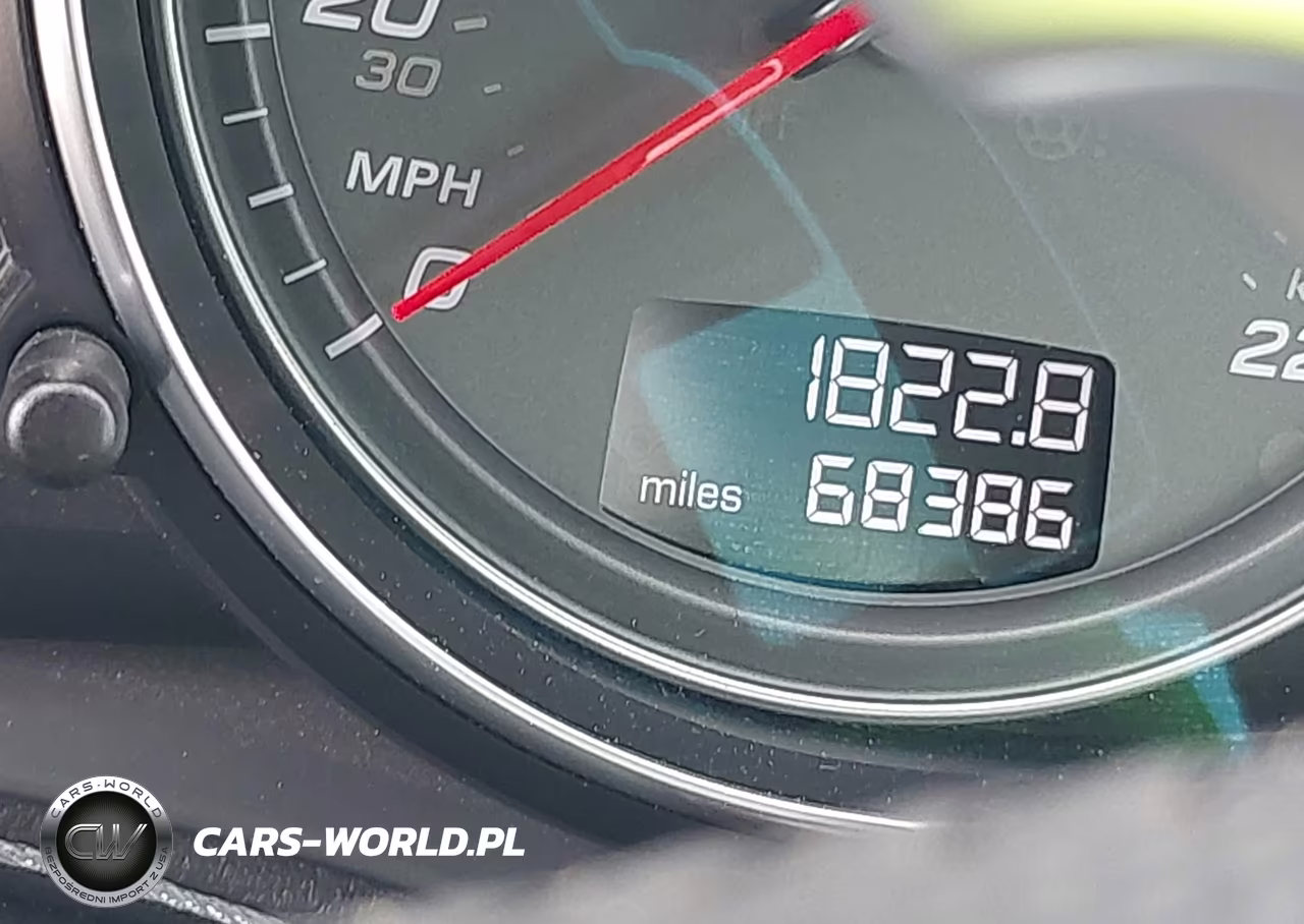 2015 Audi R8 4.2 VIN:WUAAUAFG5F7000923 - 7