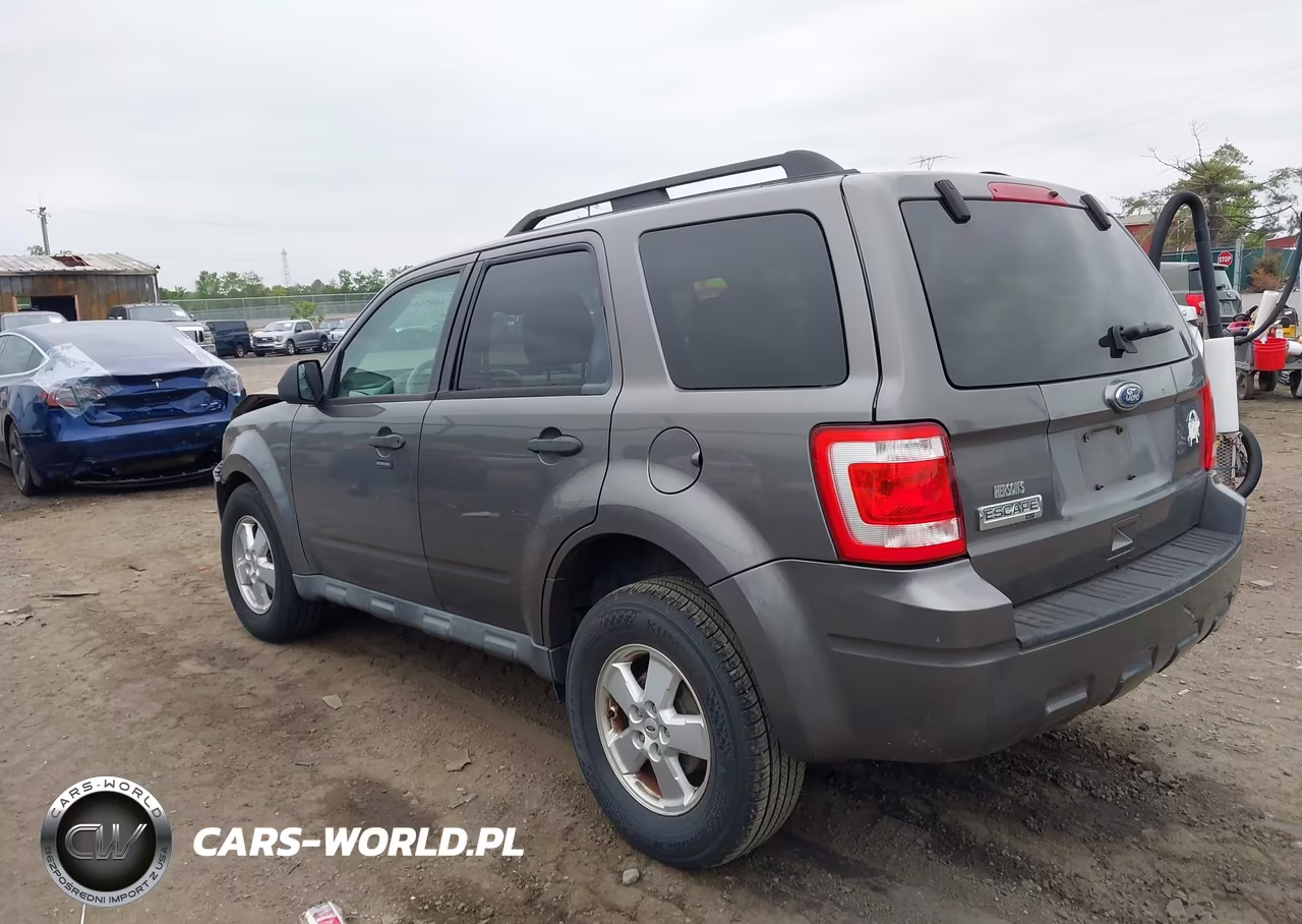 2010 Ford Escape Xlt VIN:1FMCU0D70AKB79358 - 3