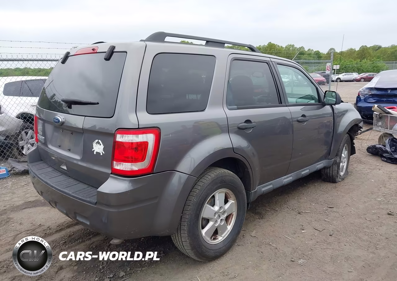 2010 Ford Escape Xlt VIN:1FMCU0D70AKB79358 - 4