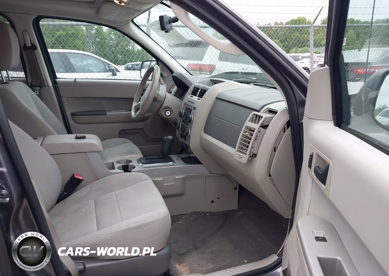 2010 Ford Escape Xlt VIN:1FMCU0D70AKB79358 - 5