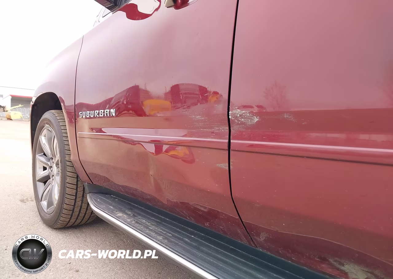 2018 Chevrolet Suburban Premier VIN:1GNSKJKCXJR150945 - 17