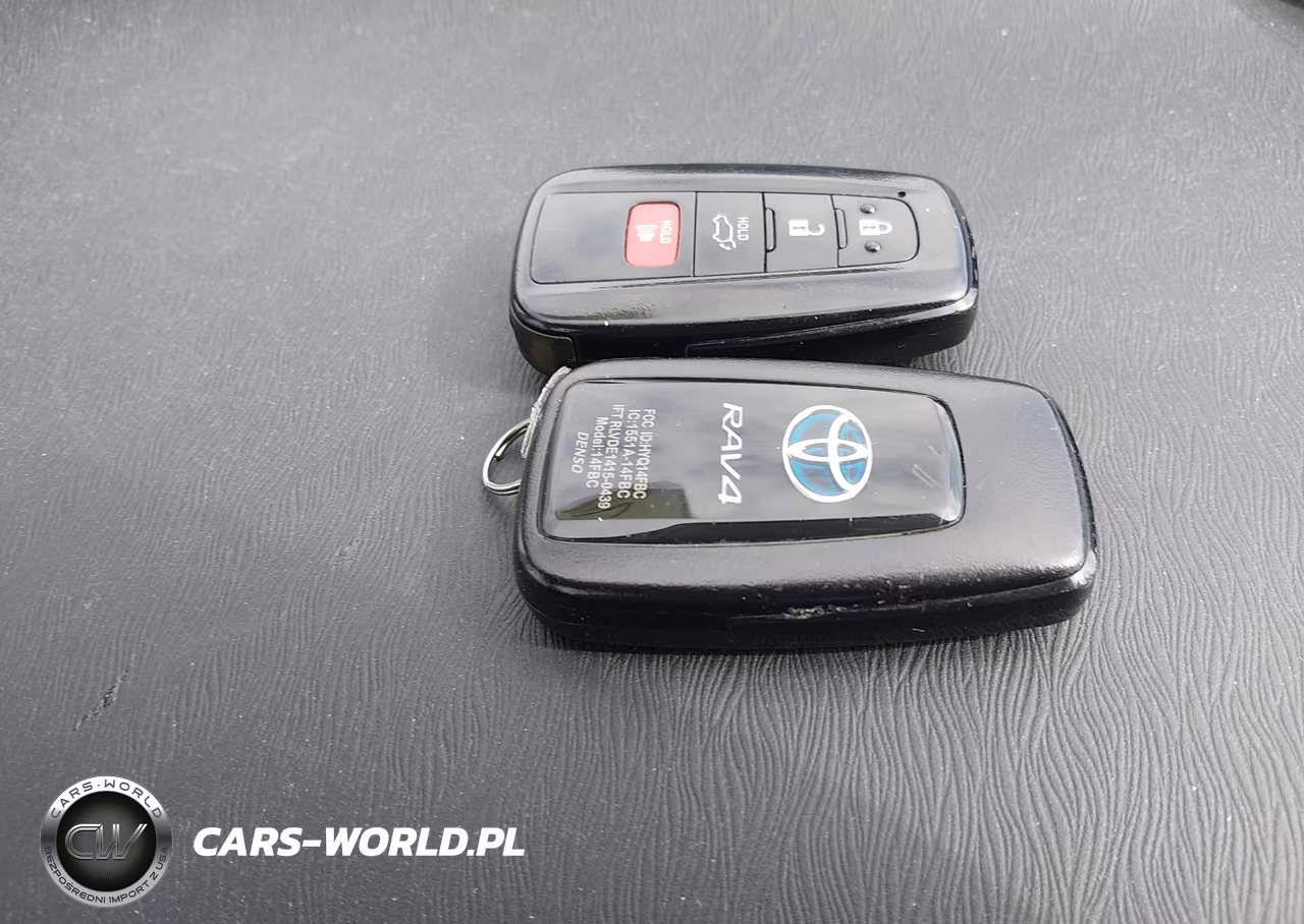 2020 Toyota Rav4 Hybrid Limited VIN:2T3DWRFV1LW063907 - 11
