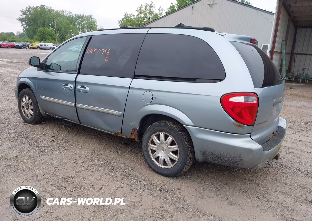 2005 Chrysler Town & Country Touring VIN:2C4GP54L85R467921 - 3
