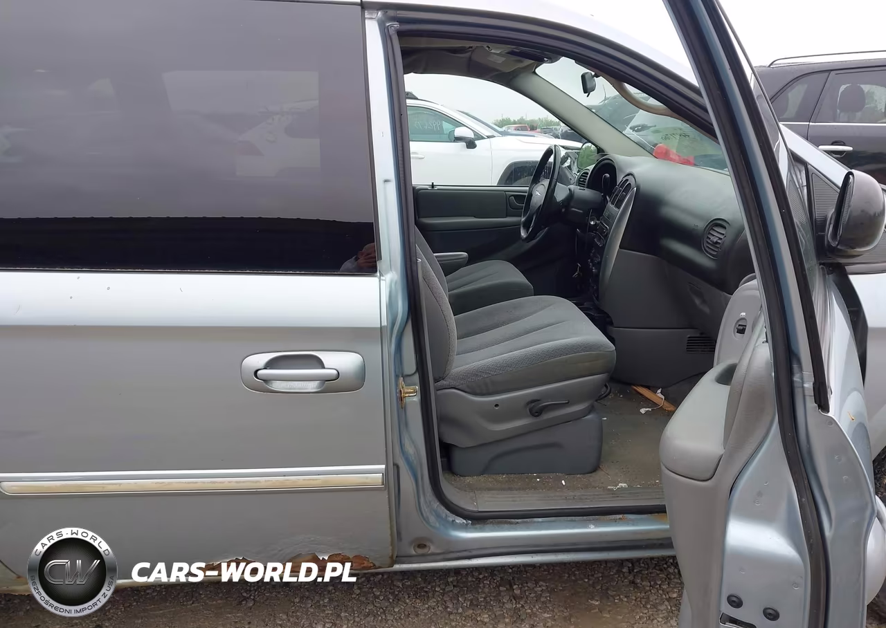 2005 Chrysler Town & Country Touring VIN:2C4GP54L85R467921 - 5