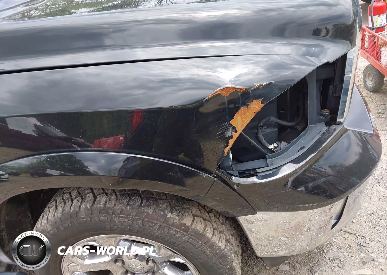 2015 Ram 1500 Laramie VIN:1C6RR7NM1FS507589 - 12
