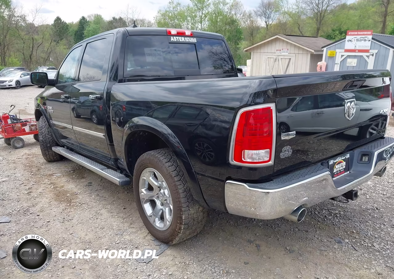 2015 Ram 1500 Laramie VIN:1C6RR7NM1FS507589 - 3