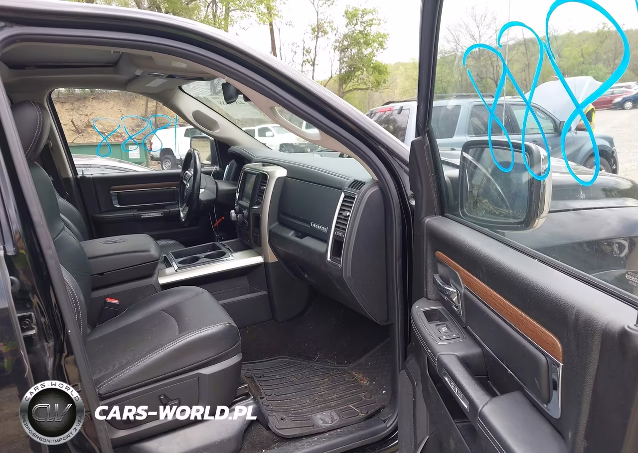 2015 Ram 1500 Laramie VIN:1C6RR7NM1FS507589 - 5