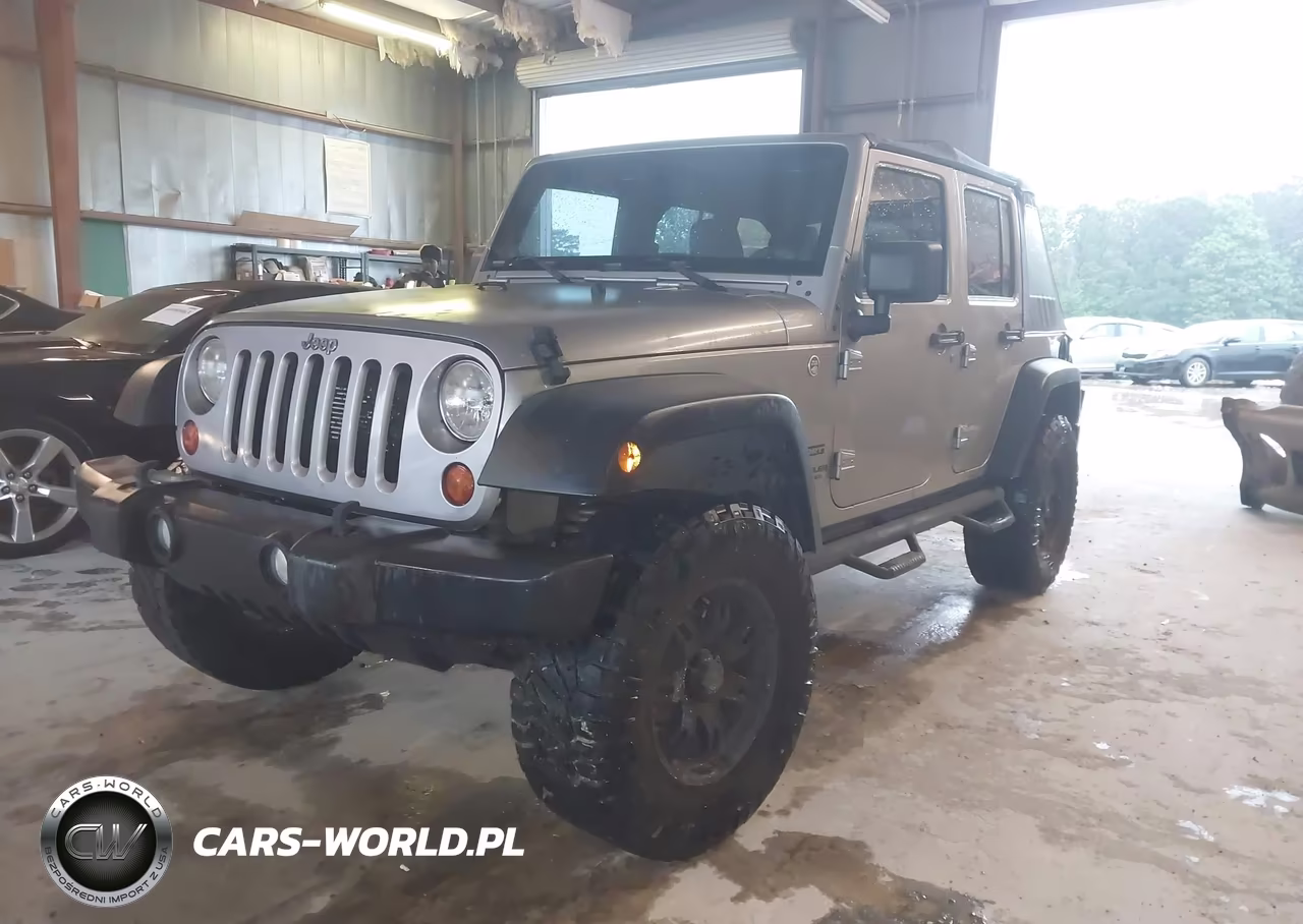 2013 Jeep Wrangler Unlimited Sport VIN:1C4BJWDG2DL704396 - 2