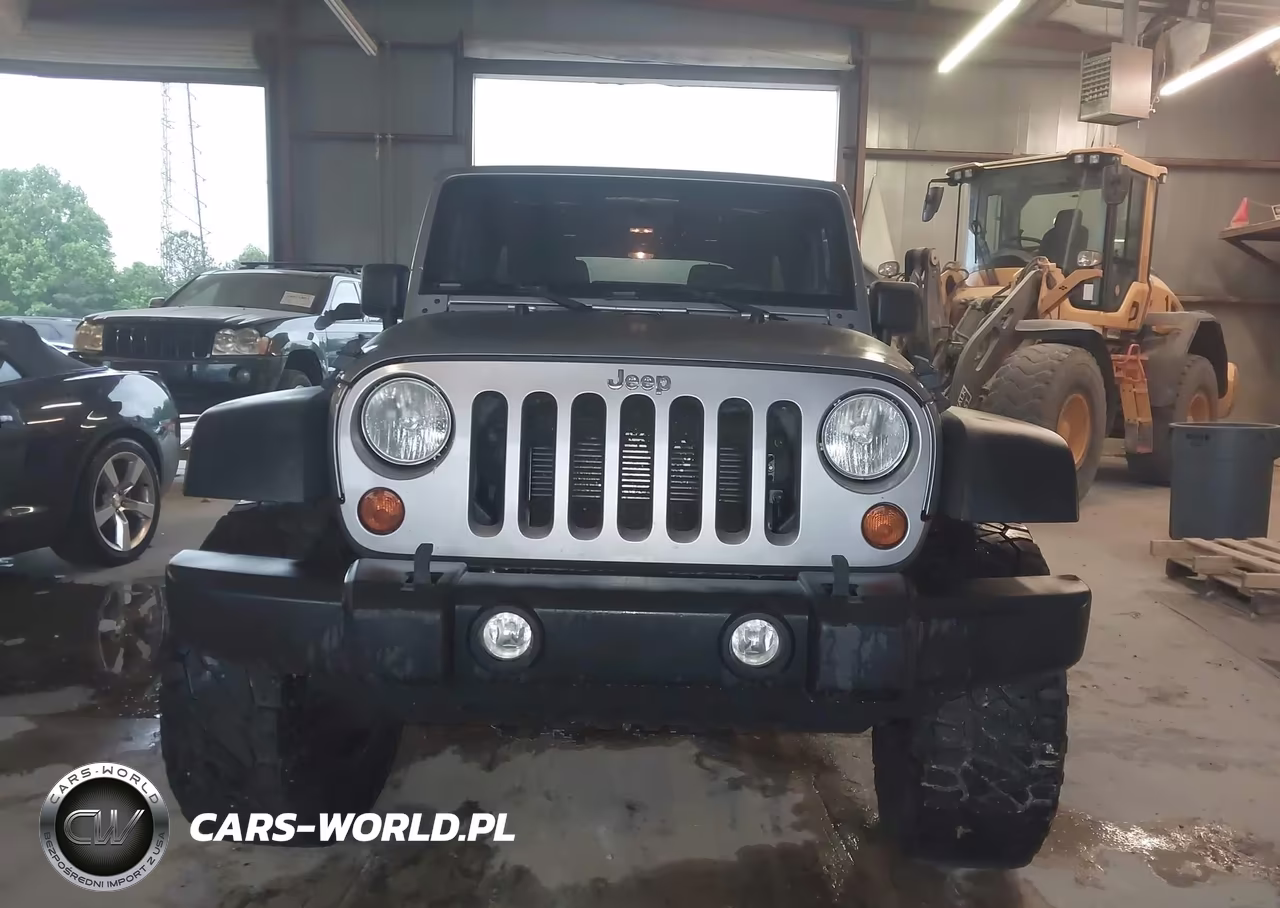 2013 Jeep Wrangler Unlimited Sport VIN:1C4BJWDG2DL704396 - 6