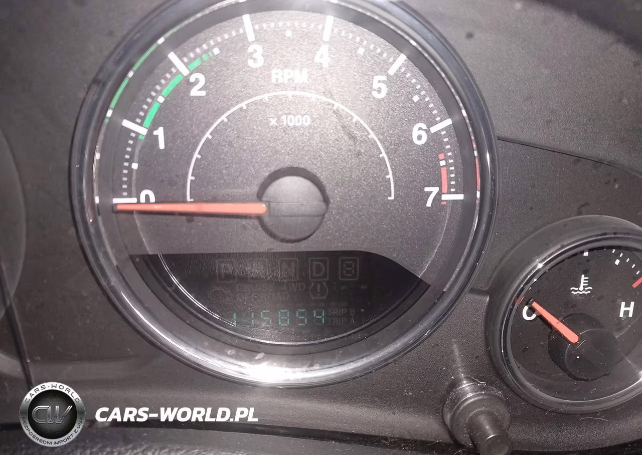 2013 Jeep Wrangler Unlimited Sport VIN:1C4BJWDG2DL704396 - 7