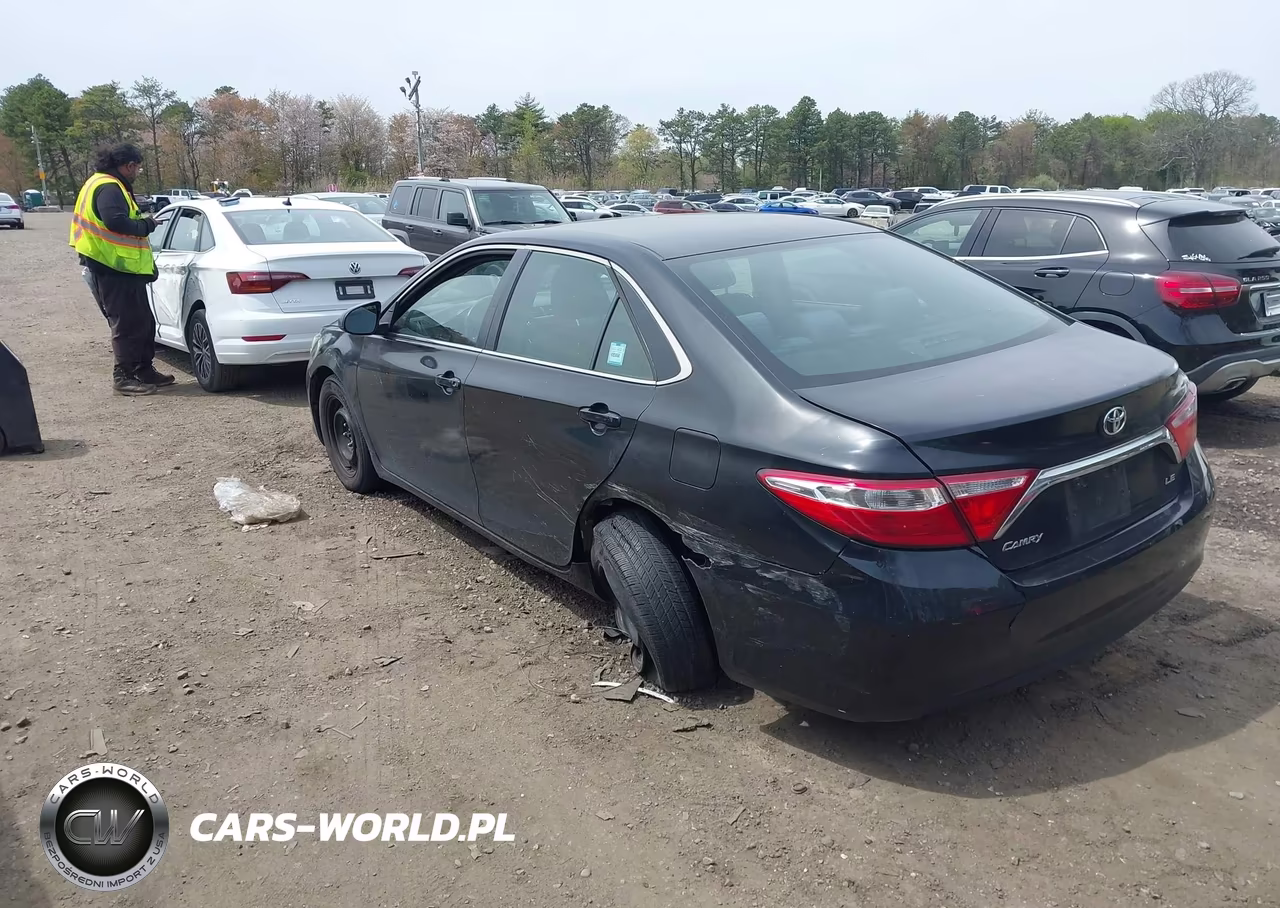 2016 Toyota Camry Le VIN:4T1BF1FK0GU999627 - 3