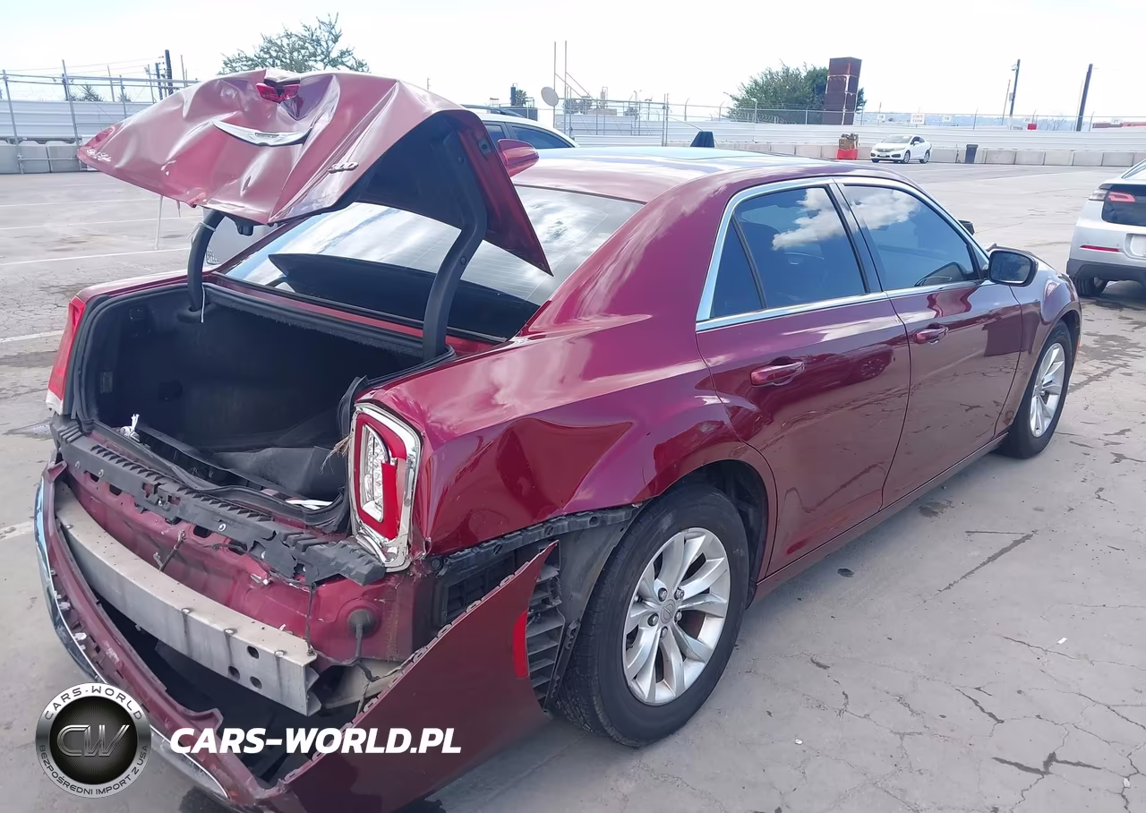 2016 Chrysler 300 Limited VIN:2C3CCAAG3GH243317 - 4