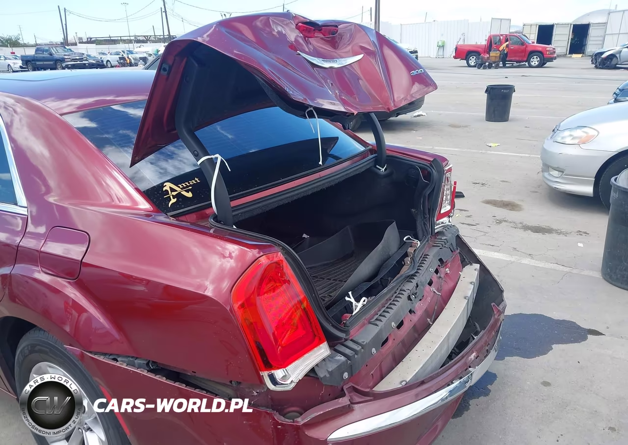 2016 Chrysler 300 Limited VIN:2C3CCAAG3GH243317 - 6