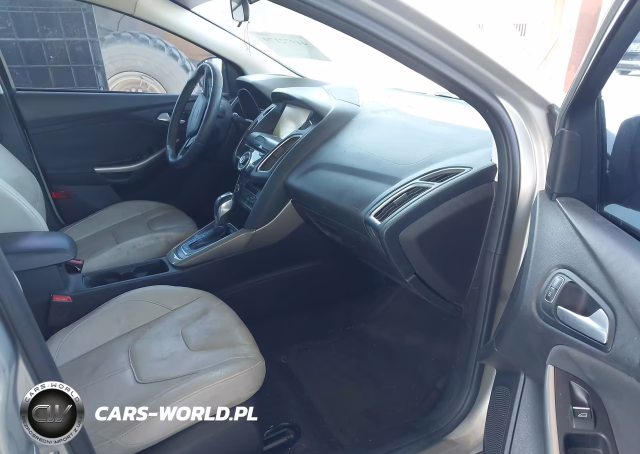 2015 Ford Focus Titanium VIN:1FADP3N29FL298540 - 5