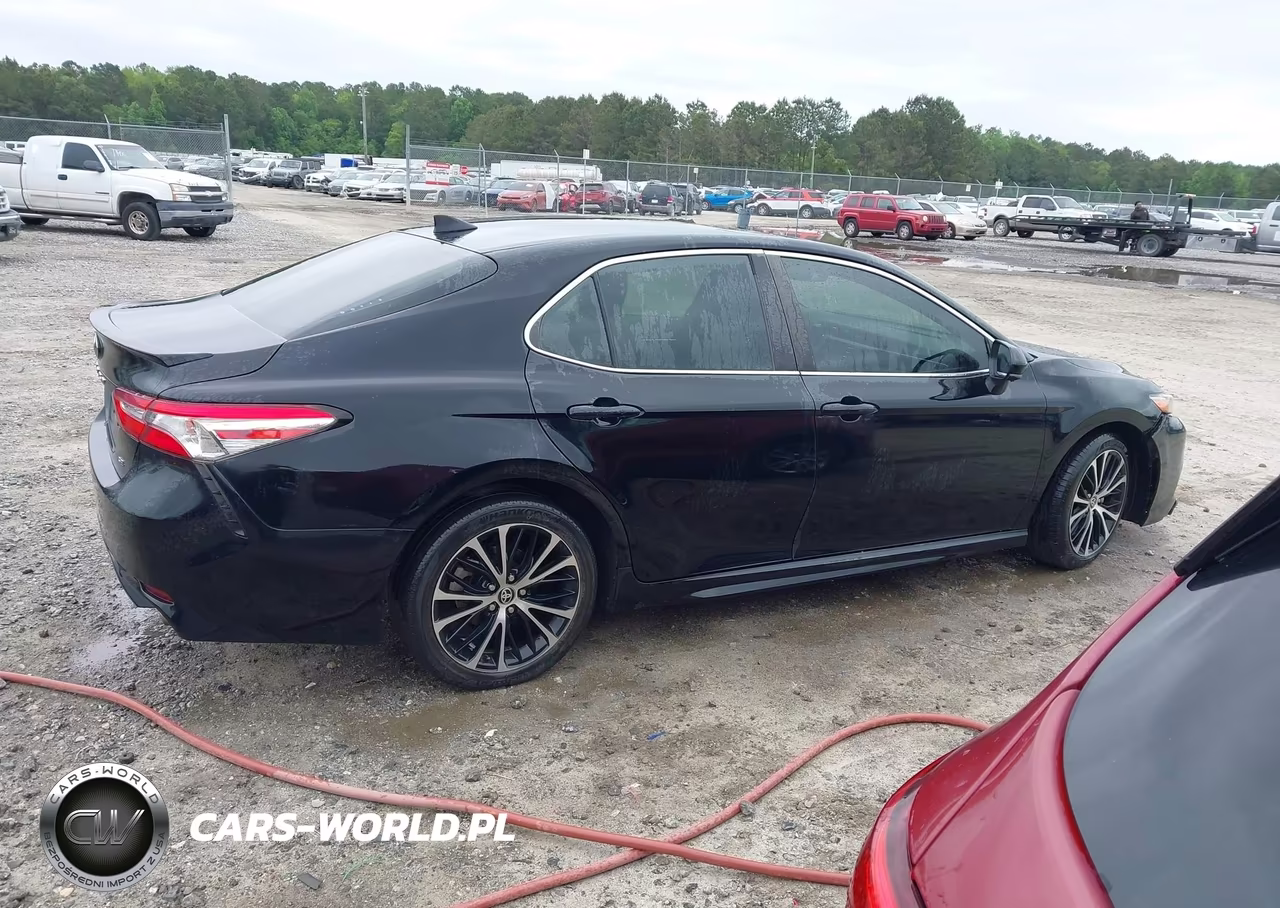 2020 Toyota Camry Se VIN:4T1G11AK1LU972555 - 13