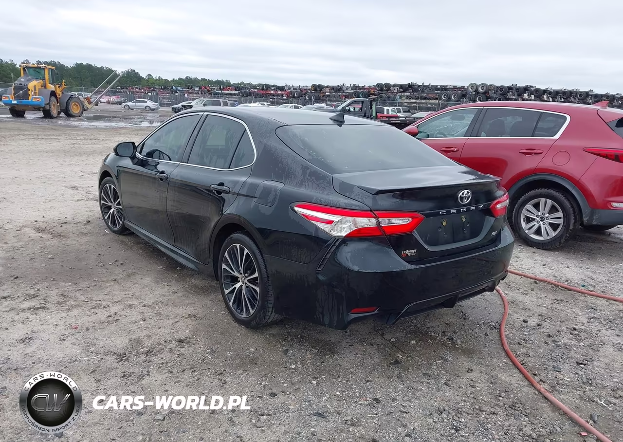 2020 Toyota Camry Se VIN:4T1G11AK1LU972555 - 3