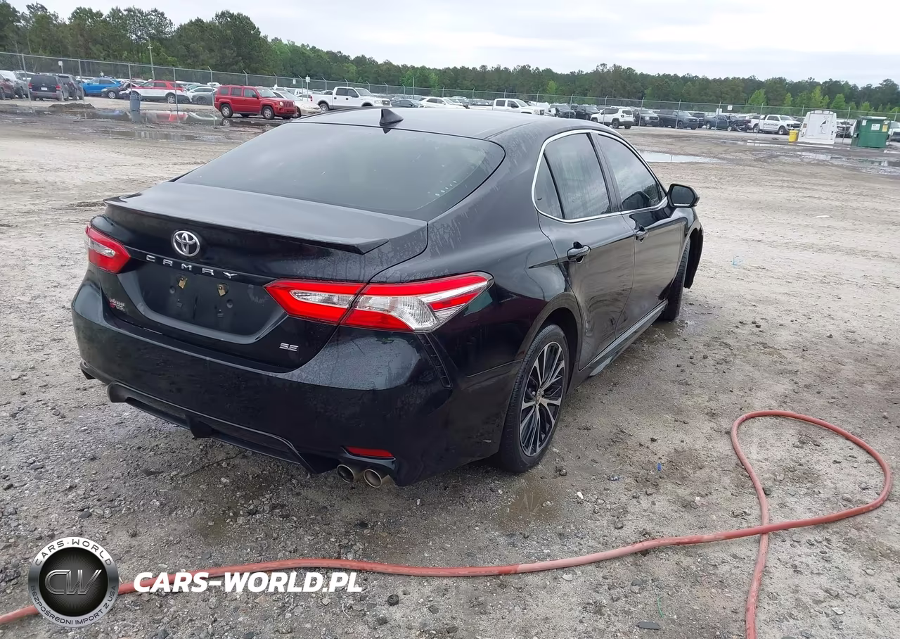 2020 Toyota Camry Se VIN:4T1G11AK1LU972555 - 4